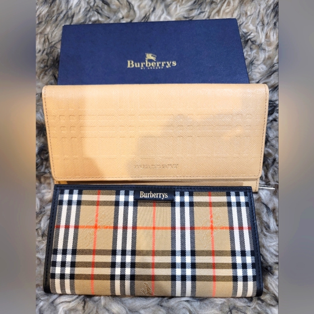 Burberry bundle- long wallet and vintage organizer